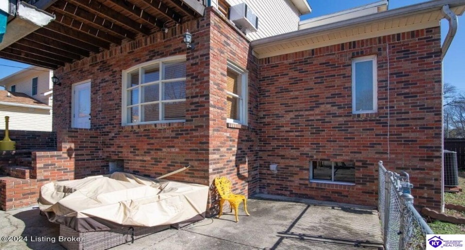 3rd Street, Louisville, Kentucky 40214, ,2 BathroomsBathrooms,For Sale,3rd Street,HK24004001 3rd Street, Louisville, Kentucky 40214, ,2 BathroomsBathrooms,For Sale,3rd Street,HK24004001