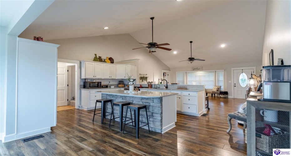 Sandy Beach Lane, McDaniels, Kentucky 40152, ,2 BathroomsBathrooms,For Sale,Sandy Beach Lane,HK24001550