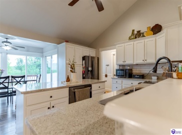 Sandy Beach Lane, McDaniels, Kentucky 40152, ,2 BathroomsBathrooms,For Sale,Sandy Beach Lane,HK24001550