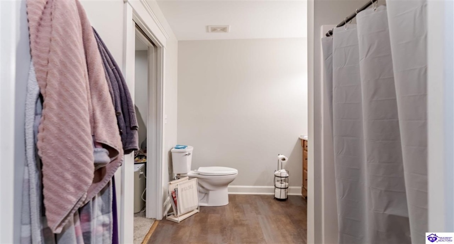 Sandy Beach Lane, McDaniels, Kentucky 40152, ,2 BathroomsBathrooms,For Sale,Sandy Beach Lane,HK24001550