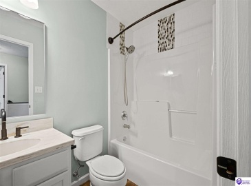 Winding River Way, Louisville, Kentucky 40229, ,3 BathroomsBathrooms,For Sale,Winding River Way,HK24004007