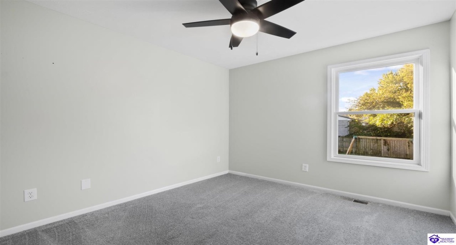 Winding River Way, Louisville, Kentucky 40229, ,3 BathroomsBathrooms,For Sale,Winding River Way,HK24004007