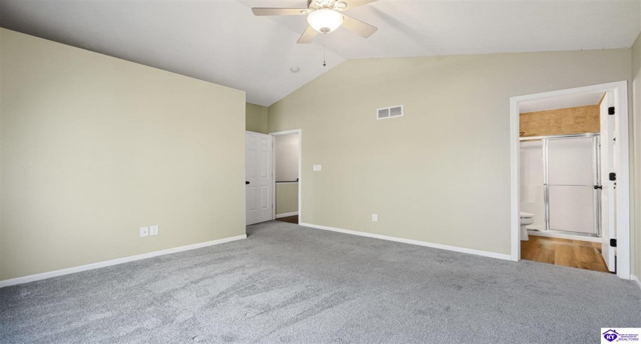 Winding River Way, Louisville, Kentucky 40229, ,3 BathroomsBathrooms,For Sale,Winding River Way,HK24004007