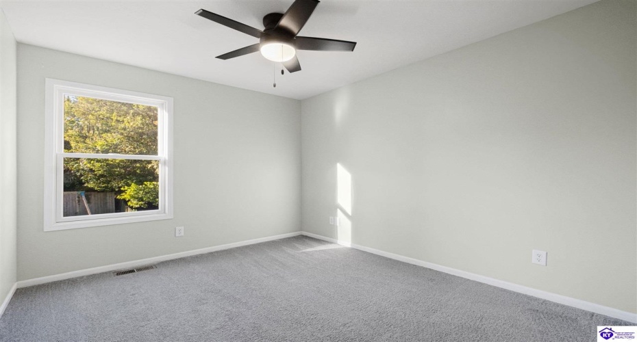 Winding River Way, Louisville, Kentucky 40229, ,3 BathroomsBathrooms,For Sale,Winding River Way,HK24004007