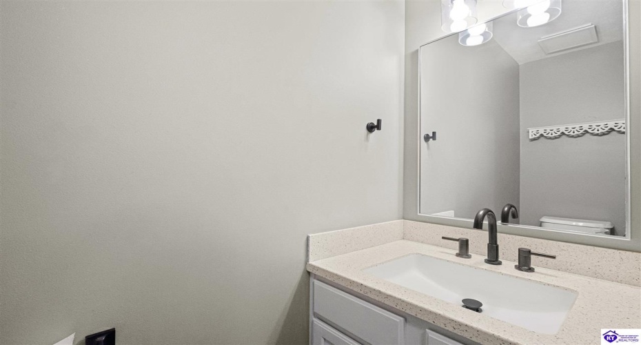 Winding River Way, Louisville, Kentucky 40229, ,3 BathroomsBathrooms,For Sale,Winding River Way,HK24004007