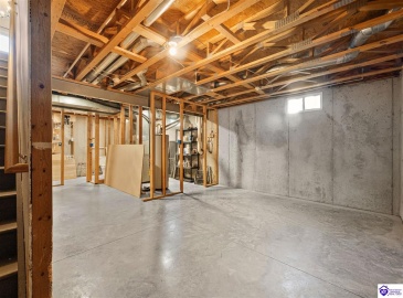 Winding River Way, Louisville, Kentucky 40229, ,3 BathroomsBathrooms,For Sale,Winding River Way,HK24004007