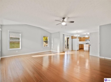 Winding River Way, Louisville, Kentucky 40229, ,3 BathroomsBathrooms,For Sale,Winding River Way,HK24004007