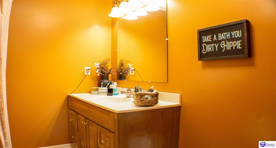 Ferrill Hill Road, Buffalo, Kentucky 42716, ,3 BathroomsBathrooms,For Sale,Ferrill Hill Road,HK24004008