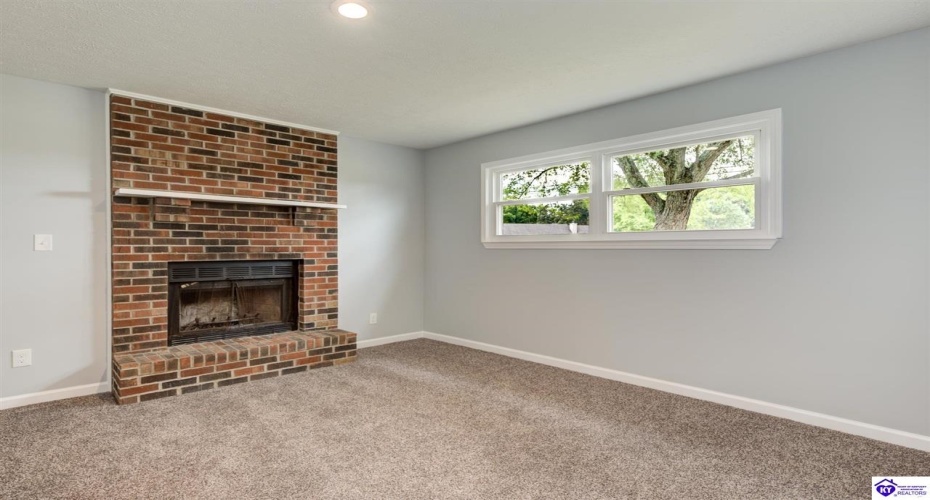 Woods Hollow Drive, Radcliff, Kentucky 40160, ,2 BathroomsBathrooms,For Sale,Woods Hollow Drive,HK24002839