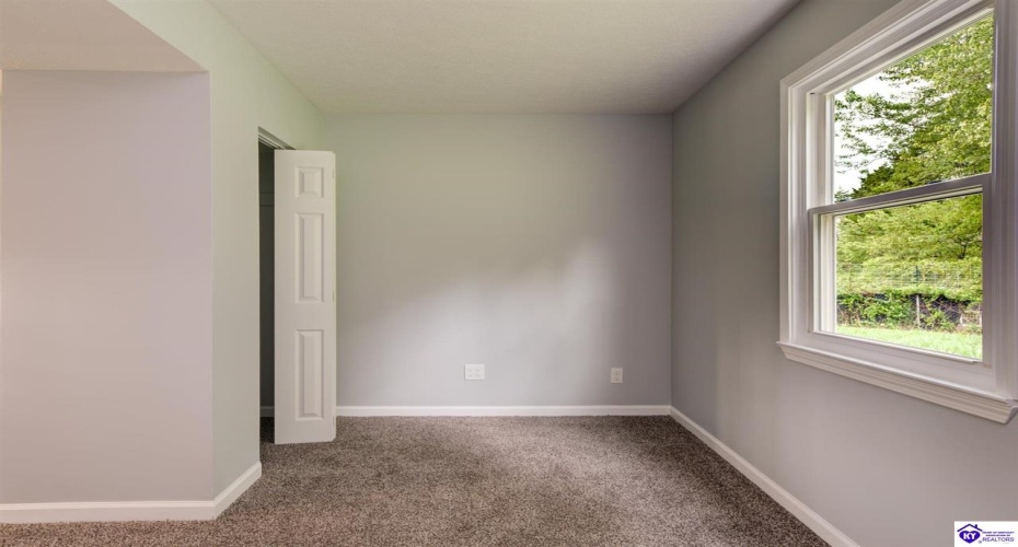 Woods Hollow Drive, Radcliff, Kentucky 40160, ,2 BathroomsBathrooms,For Sale,Woods Hollow Drive,HK24002839