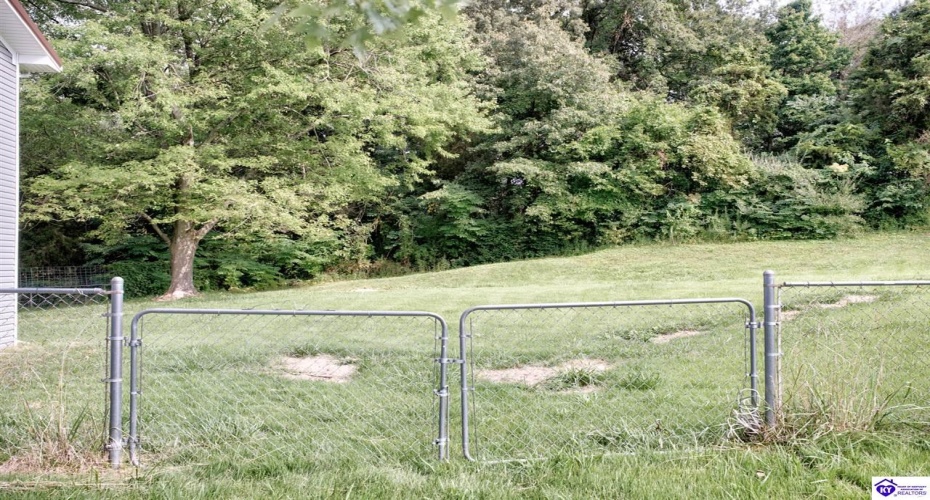 Woods Hollow Drive, Radcliff, Kentucky 40160, ,2 BathroomsBathrooms,For Sale,Woods Hollow Drive,HK24002839