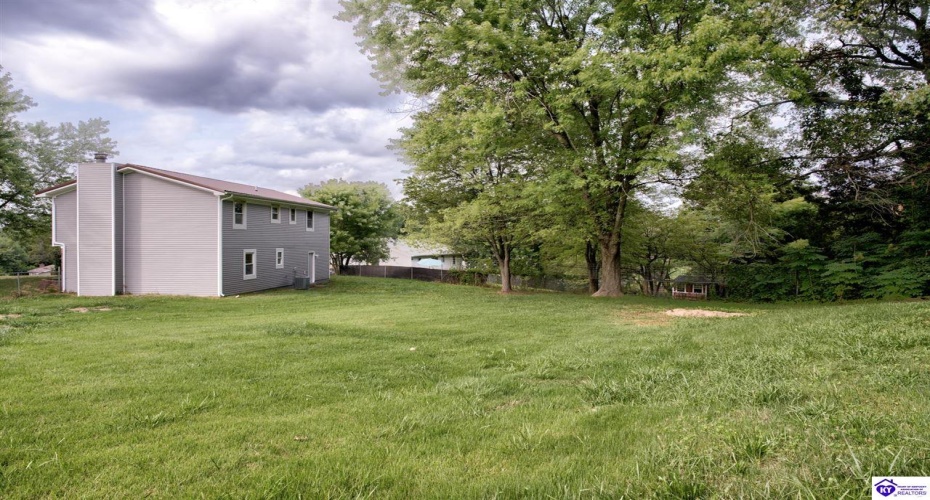 Woods Hollow Drive, Radcliff, Kentucky 40160, ,2 BathroomsBathrooms,For Sale,Woods Hollow Drive,HK24002839