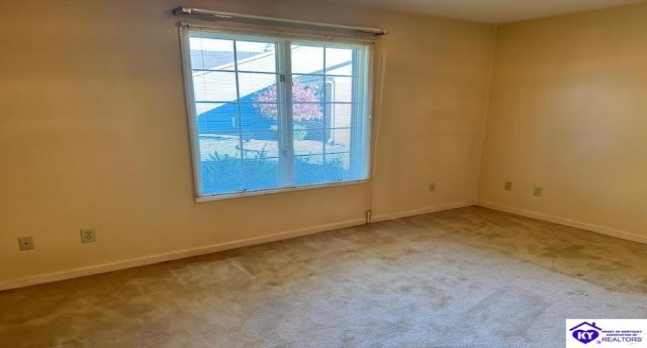 Mt Vernon Court, Elizabethtown, Kentucky 42701, ,2 BathroomsBathrooms,For Sale,Mt Vernon Court,HK24004018