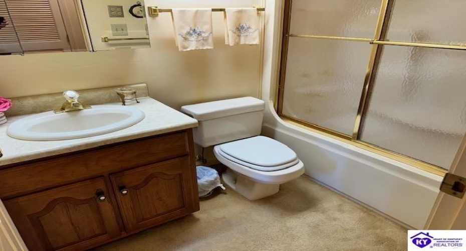 Mt Vernon Court, Elizabethtown, Kentucky 42701, ,2 BathroomsBathrooms,For Sale,Mt Vernon Court,HK24004018