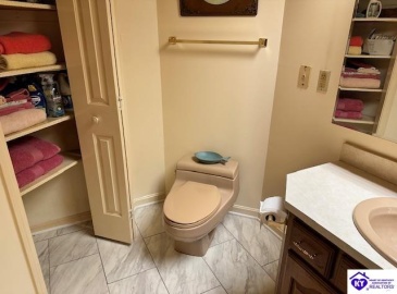 Mt Vernon Court, Elizabethtown, Kentucky 42701, ,2 BathroomsBathrooms,For Sale,Mt Vernon Court,HK24004018