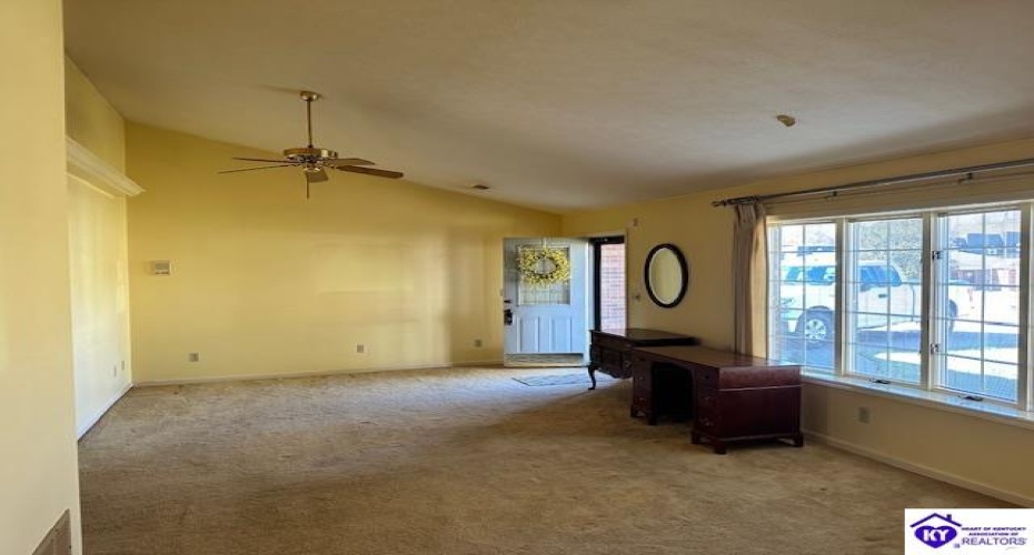 Mt Vernon Court, Elizabethtown, Kentucky 42701, ,2 BathroomsBathrooms,For Sale,Mt Vernon Court,HK24004018