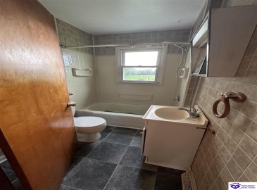 Kountry Kitchen Rd, Hardyville, Kentucky 42746, ,1 BathroomBathrooms,For Sale,Kountry Kitchen Rd,HK24004019