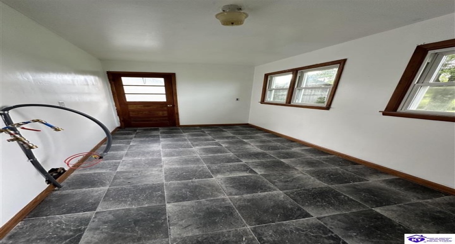 Kountry Kitchen Rd, Hardyville, Kentucky 42746, ,1 BathroomBathrooms,For Sale,Kountry Kitchen Rd,HK24004019