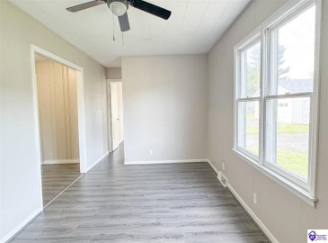 Lowell Avenue, Campbellsville, Kentucky 42718, ,2 BathroomsBathrooms,For Sale,Lowell Avenue,HK24003793