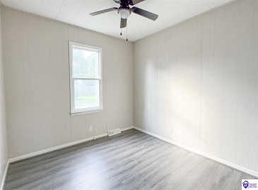 Lowell Avenue, Campbellsville, Kentucky 42718, ,2 BathroomsBathrooms,For Sale,Lowell Avenue,HK24003793