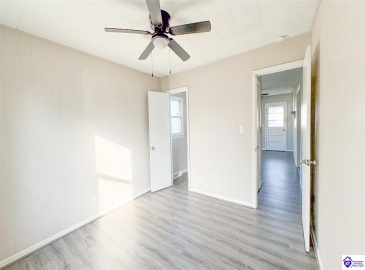 Lowell Avenue, Campbellsville, Kentucky 42718, ,2 BathroomsBathrooms,For Sale,Lowell Avenue,HK24003793