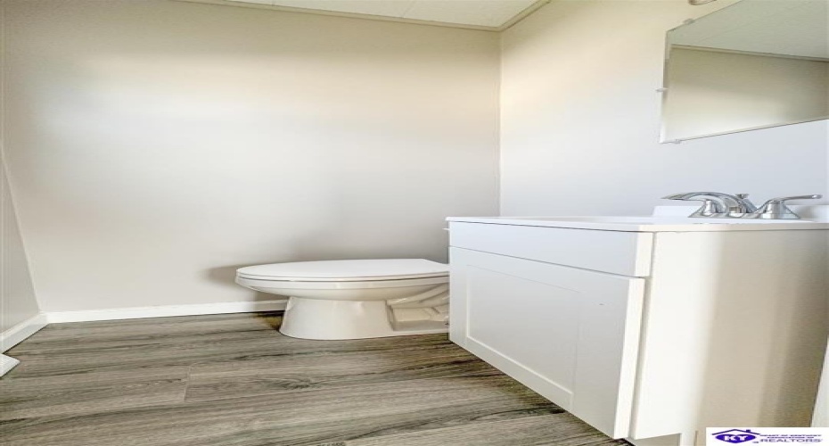 Lowell Avenue, Campbellsville, Kentucky 42718, ,2 BathroomsBathrooms,For Sale,Lowell Avenue,HK24003793