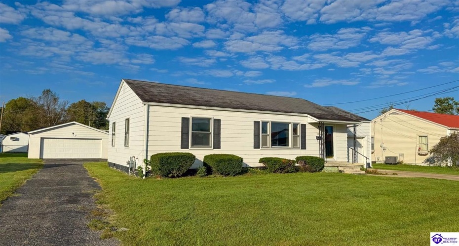 Lowell Avenue, Campbellsville, Kentucky 42718, ,2 BathroomsBathrooms,For Sale,Lowell Avenue,HK24003793