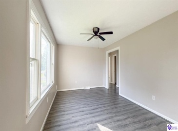 Lowell Avenue, Campbellsville, Kentucky 42718, ,2 BathroomsBathrooms,For Sale,Lowell Avenue,HK24003793