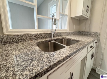 Lowell Avenue, Campbellsville, Kentucky 42718, ,2 BathroomsBathrooms,For Sale,Lowell Avenue,HK24003793