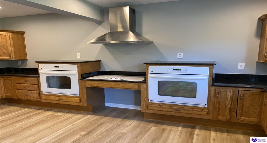 Kings Way, Elizabethtown, Kentucky 42701, ,2 BathroomsBathrooms,For Sale,Kings Way,HK24004025