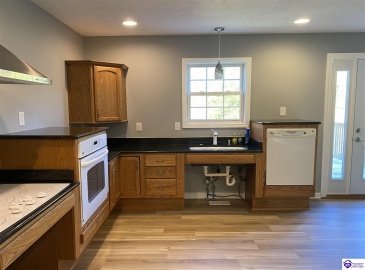 Kings Way, Elizabethtown, Kentucky 42701, ,2 BathroomsBathrooms,For Sale,Kings Way,HK24004025