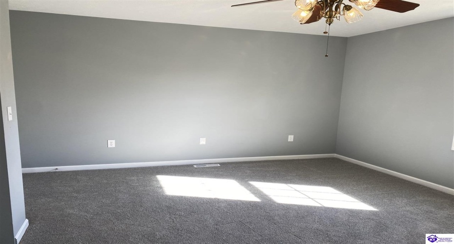 Kings Way, Elizabethtown, Kentucky 42701, ,2 BathroomsBathrooms,For Sale,Kings Way,HK24004025