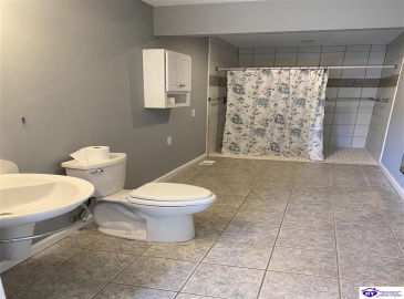 Kings Way, Elizabethtown, Kentucky 42701, ,2 BathroomsBathrooms,For Sale,Kings Way,HK24004025