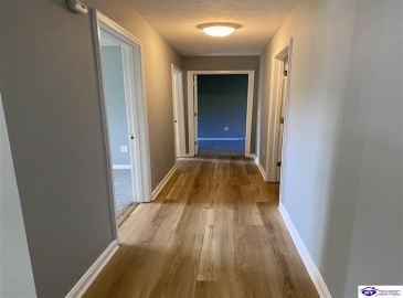 Kings Way, Elizabethtown, Kentucky 42701, ,2 BathroomsBathrooms,For Sale,Kings Way,HK24004025