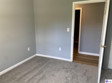 Kings Way, Elizabethtown, Kentucky 42701, ,2 BathroomsBathrooms,For Sale,Kings Way,HK24004025