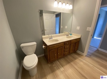 Kings Way, Elizabethtown, Kentucky 42701, ,2 BathroomsBathrooms,For Sale,Kings Way,HK24004025