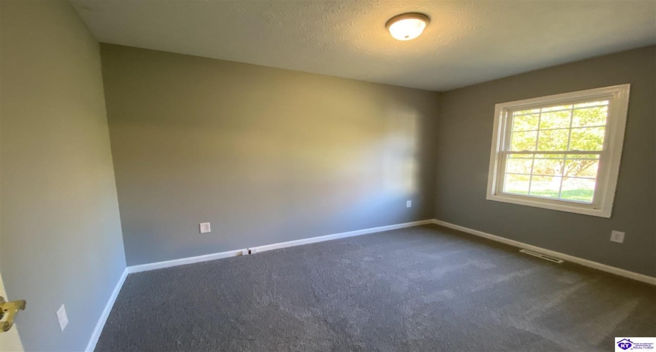 Kings Way, Elizabethtown, Kentucky 42701, ,2 BathroomsBathrooms,For Sale,Kings Way,HK24004025