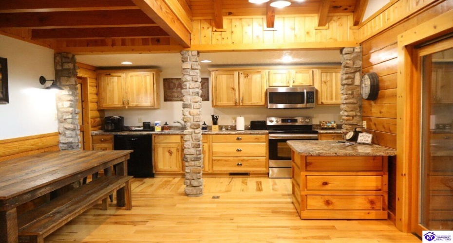 Lucas Road, Lucas, Kentucky 42156, ,4 BathroomsBathrooms,For Sale,Lucas Road,HK24004026