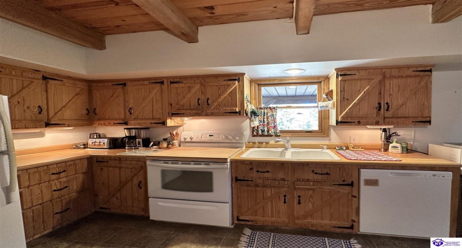 D Wilson Road, Knifley, Kentucky 42753, ,3 BathroomsBathrooms,For Sale,D Wilson Road,HK24004027