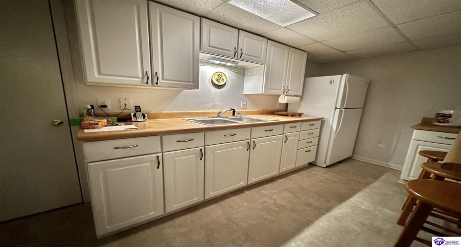 D Wilson Road, Knifley, Kentucky 42753, ,3 BathroomsBathrooms,For Sale,D Wilson Road,HK24004027