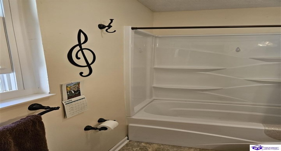 Scenic Drive, Radcliff, Kentucky 40160, ,3 BathroomsBathrooms,For Sale,Scenic Drive,HK24004030