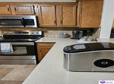 Scenic Drive, Radcliff, Kentucky 40160, ,3 BathroomsBathrooms,For Sale,Scenic Drive,HK24004030