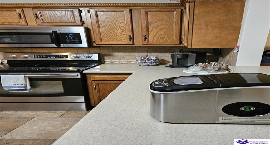 Scenic Drive, Radcliff, Kentucky 40160, ,3 BathroomsBathrooms,For Sale,Scenic Drive,HK24004030