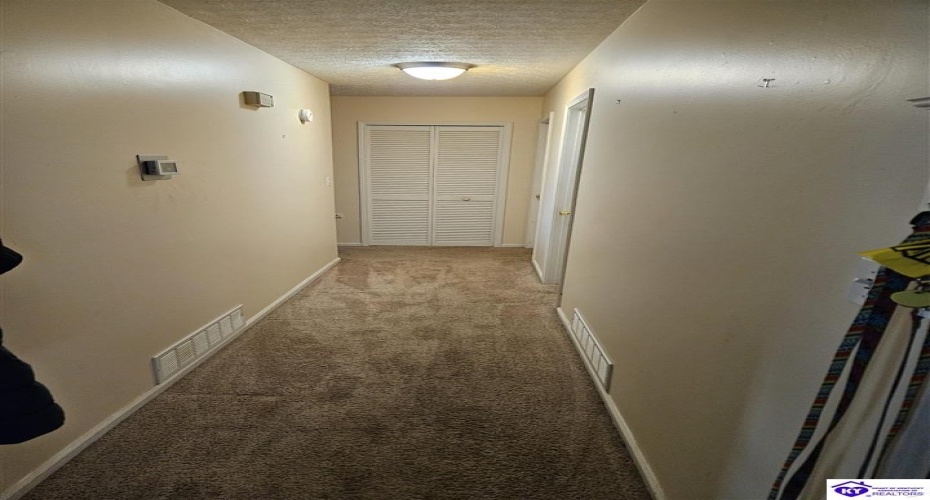 Scenic Drive, Radcliff, Kentucky 40160, ,3 BathroomsBathrooms,For Sale,Scenic Drive,HK24004030