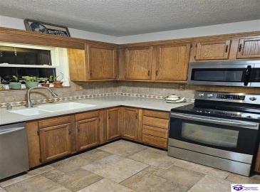 Scenic Drive, Radcliff, Kentucky 40160, ,3 BathroomsBathrooms,For Sale,Scenic Drive,HK24004030