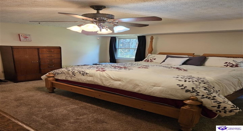 Scenic Drive, Radcliff, Kentucky 40160, ,3 BathroomsBathrooms,For Sale,Scenic Drive,HK24004030