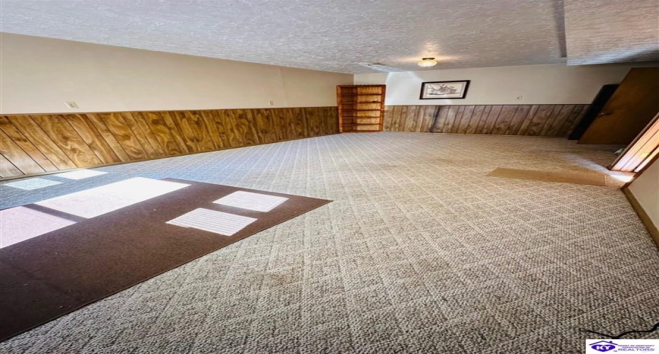 Valley Drive, Greensburg, Kentucky 42743, ,1 BathroomBathrooms,For Sale,Valley Drive,HK24004034