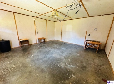 Valley Drive, Greensburg, Kentucky 42743, ,1 BathroomBathrooms,For Sale,Valley Drive,HK24004034