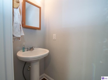 Fox Ridge Road, Radcliff, Kentucky 40160, ,3 BathroomsBathrooms,For Sale,Fox Ridge Road,HK24004041