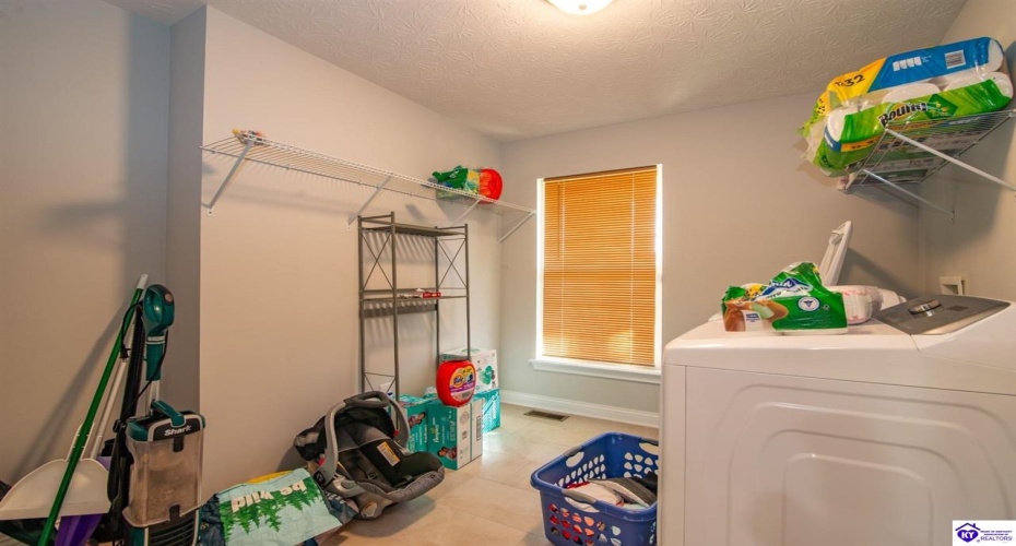 Fox Ridge Road, Radcliff, Kentucky 40160, ,3 BathroomsBathrooms,For Sale,Fox Ridge Road,HK24004041